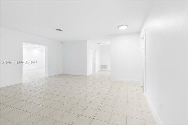 Building Photo - 16412 SW 74 CT