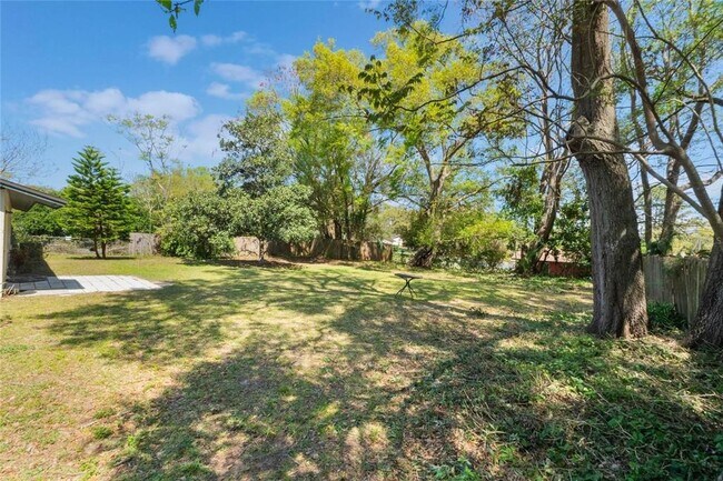 Building Photo - 913 Jacaranda Dr