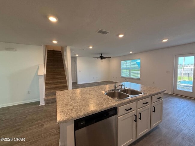 Building Photo - 7300 Ellie B Dr