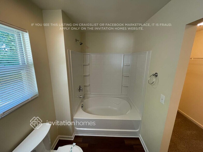 Building Photo - 4198 Clifftonville Ave SW