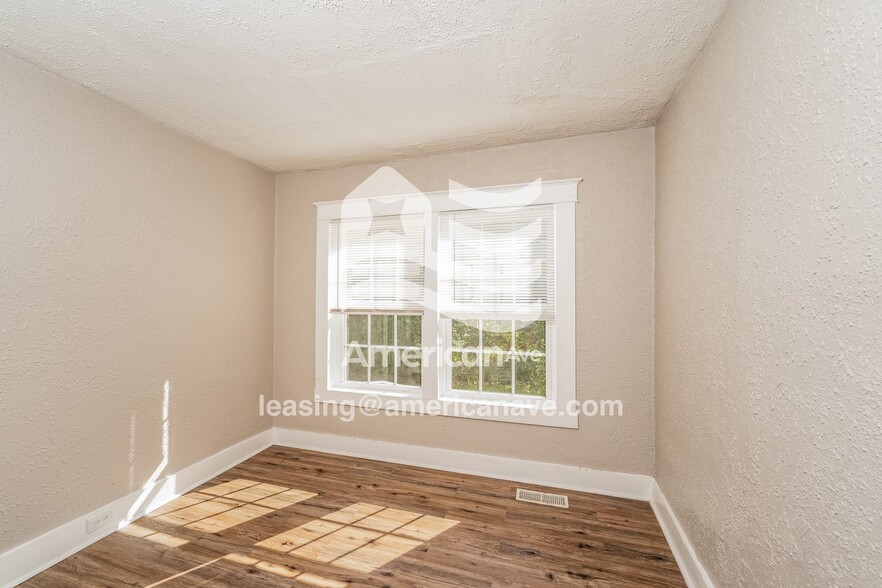 Building Photo - 621 83rd Pl S