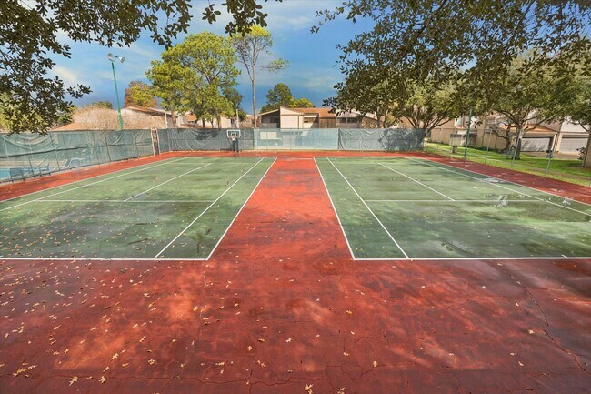 Building Photo - 880 Tully St