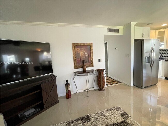 Building Photo - 899 Normandy Trail