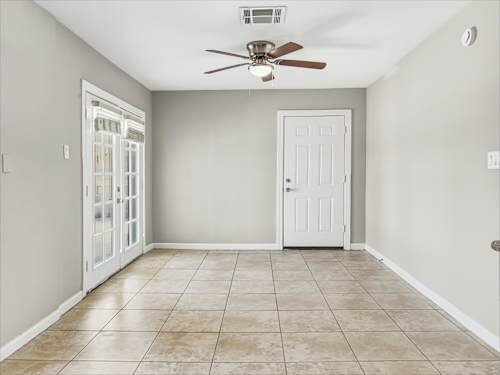 Building Photo - 3843 W Bloomfield Rd
