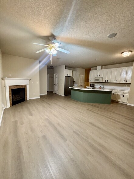 Building Photo - 5119 NE 90th St