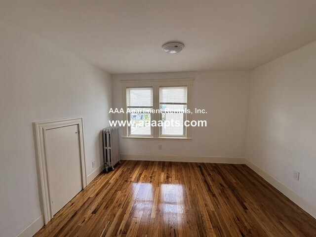 Building Photo - 33 Clifton Ave