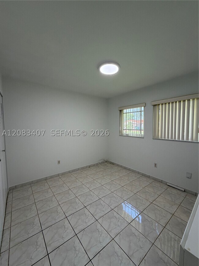 Building Photo - 1731 SW 103rd Ave