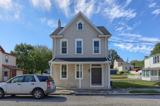 Building Photo - 1232 Lafayette St