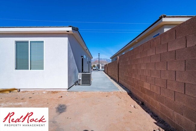 Building Photo - Single Family Home in Hurricane with an attached Casita!