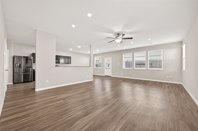 Building Photo - 5739 Manning Crk Trl