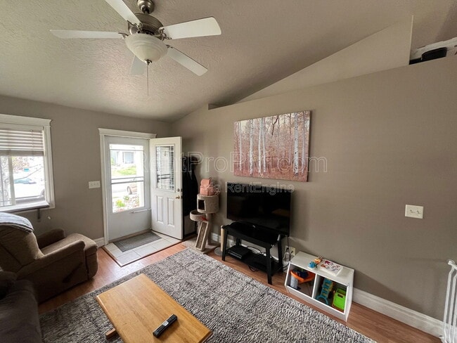 Building Photo - 4015 Berwick Ln