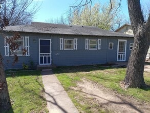 Building Photo - 632 E Sears St