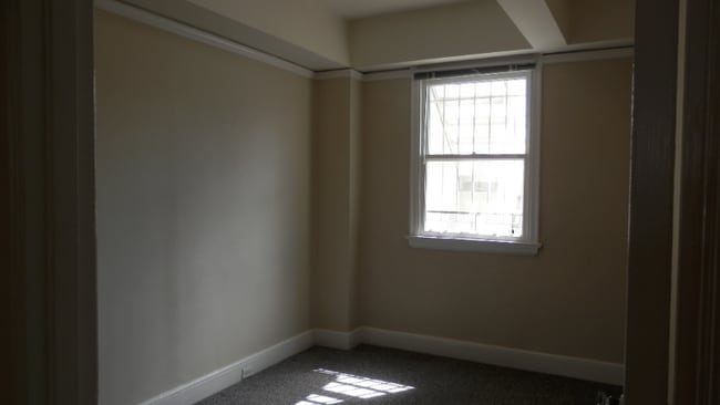 Building Photo - 1060 Powell St