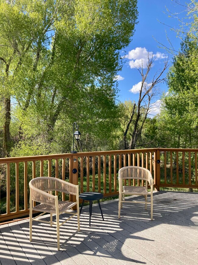 Community deck in the center of the propertynity D - 7750 County Road 111