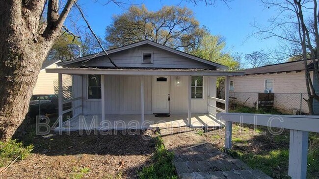 Primary Photo - 123 Ward St