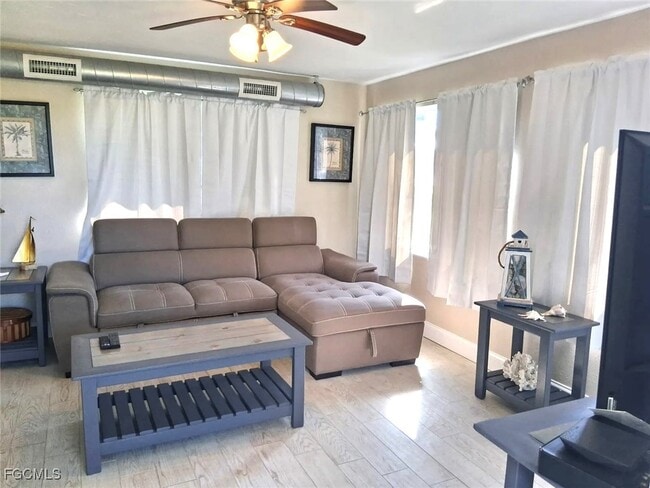 Building Photo - 2470 Rose Ave