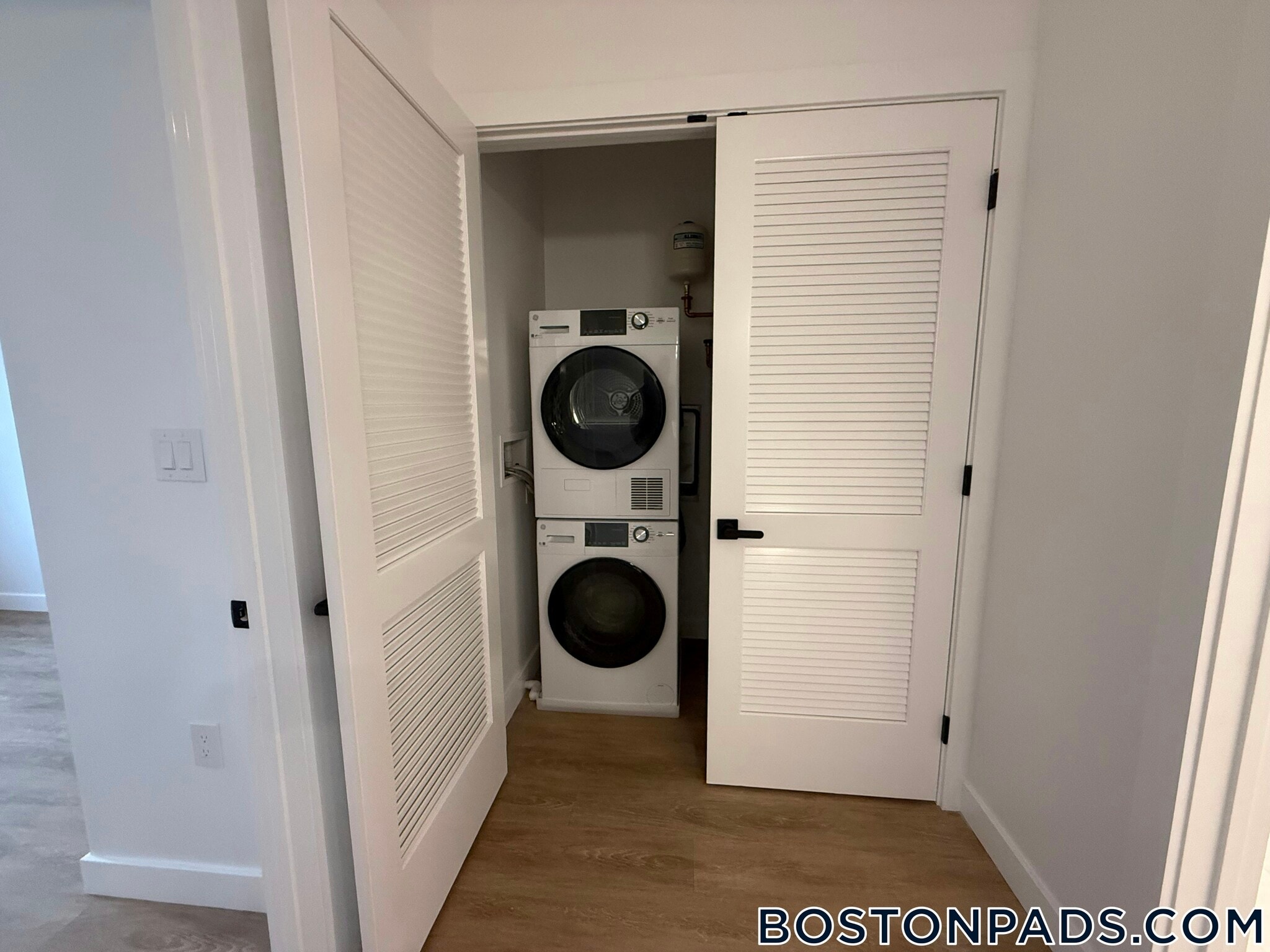 Building Photo - 199 Gardner St