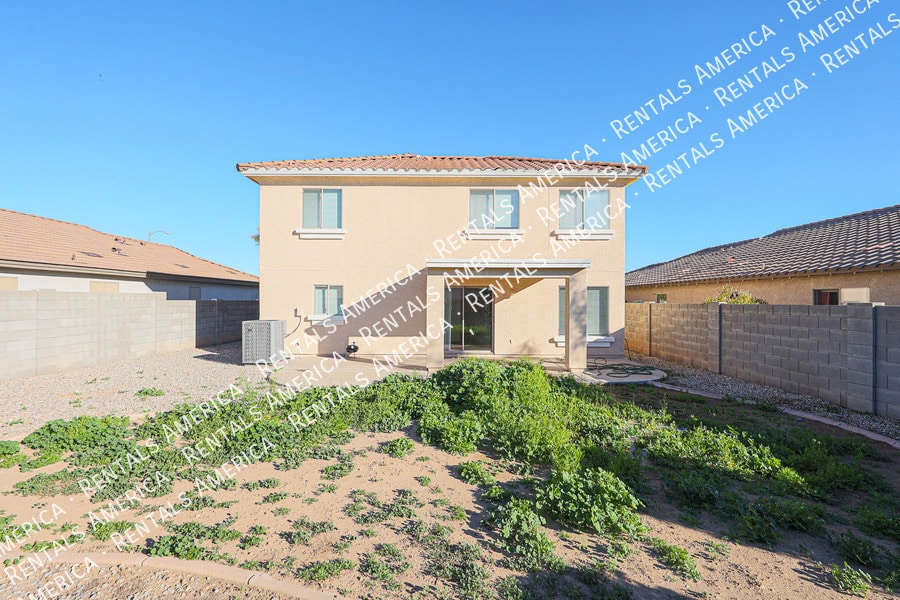 Building Photo - 17747 W Ventura St