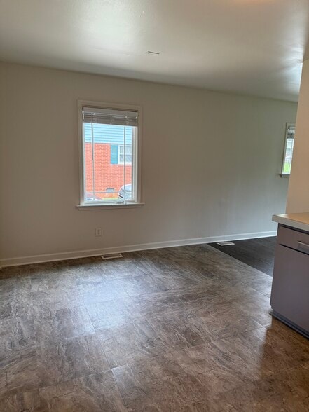 Building Photo - 2311 Crestview Drive