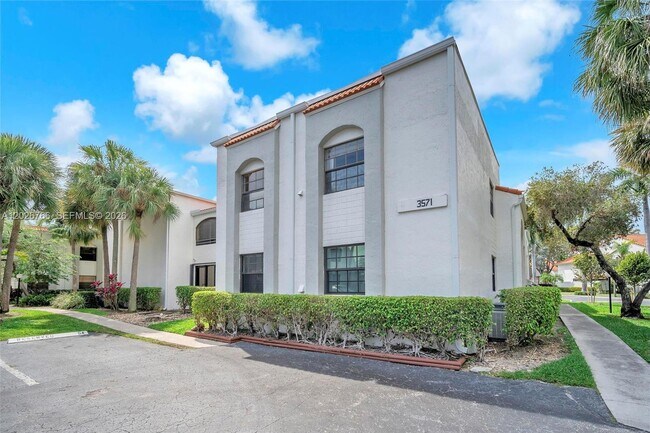 Building Photo - 3571 Magellan Cir