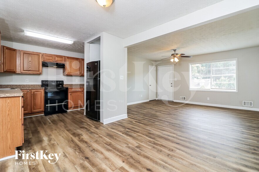 Building Photo - 362 Pine Valley Rd SW