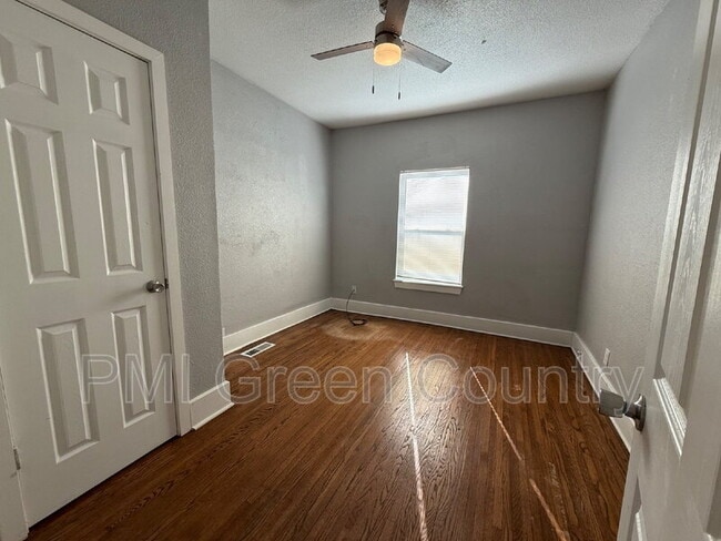 Building Photo - 620 S Zunis Ave