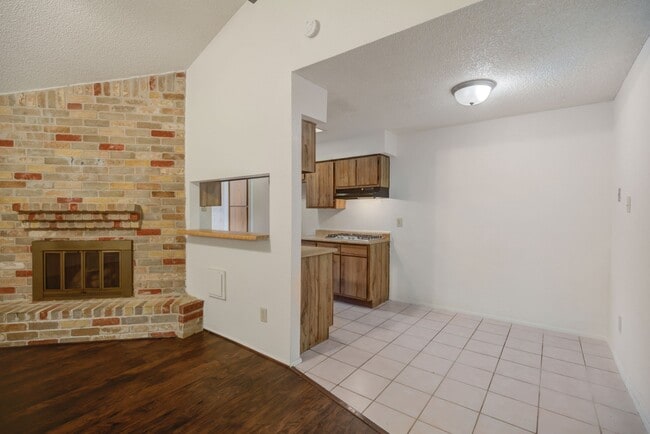 Building Photo - 12718 Panay Dr