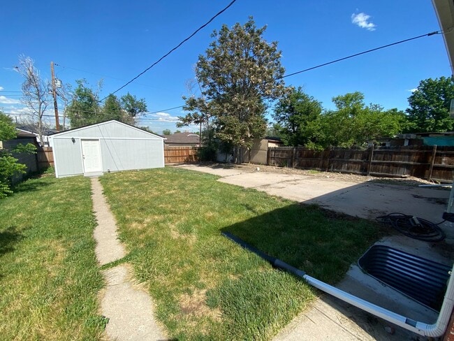 Building Photo - Great Home Close to Downtown - License #20...