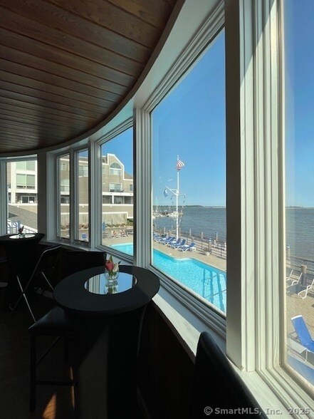 Building Photo - 69 Harbour Close