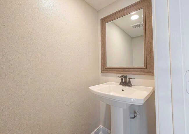 Building Photo - 9108 Kempwood Dr