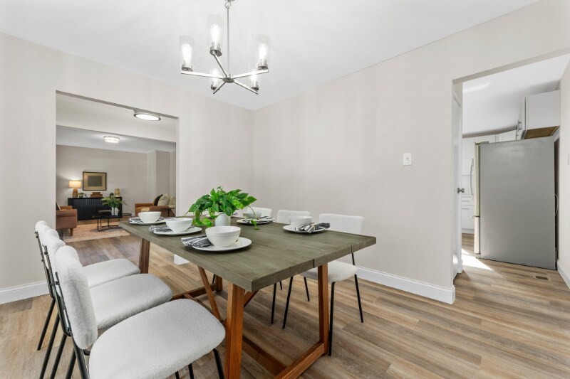 Building Photo - 2 Oak Point Ct