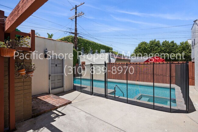 Building Photo - 107 N Mansfield Ave