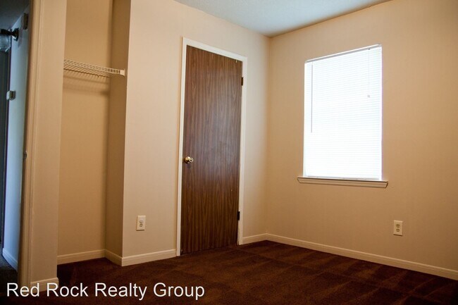 Building Photo - 1722 14th Ave S