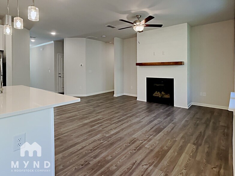 Building Photo - 719 Riverwood Pass