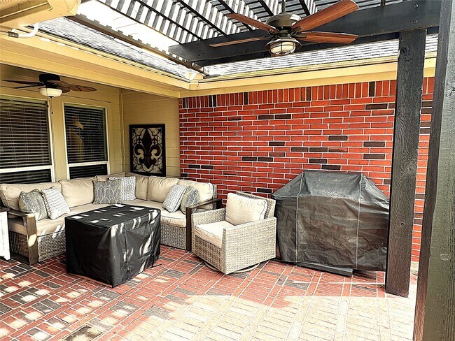 Building Photo - 8426 Hunters Village Dr