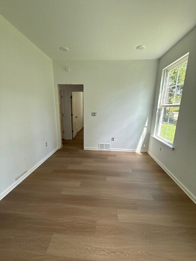 Building Photo - Fully Renovated Spacious 3BR in South Memphis – Section 8 Welcome