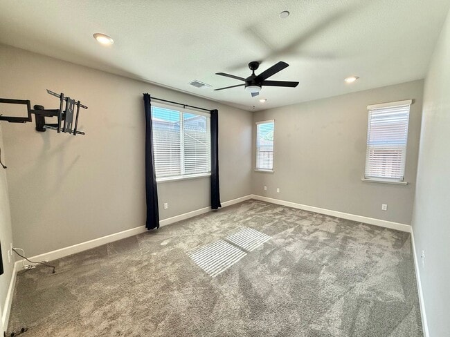 Building Photo - 2925 Walker Way
