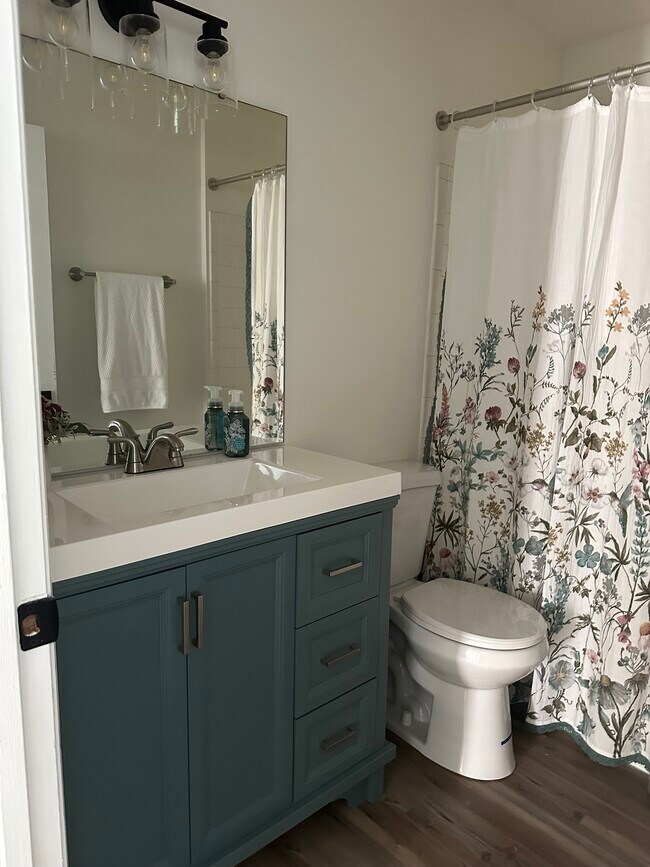 Building Photo - Westmoor Place 601