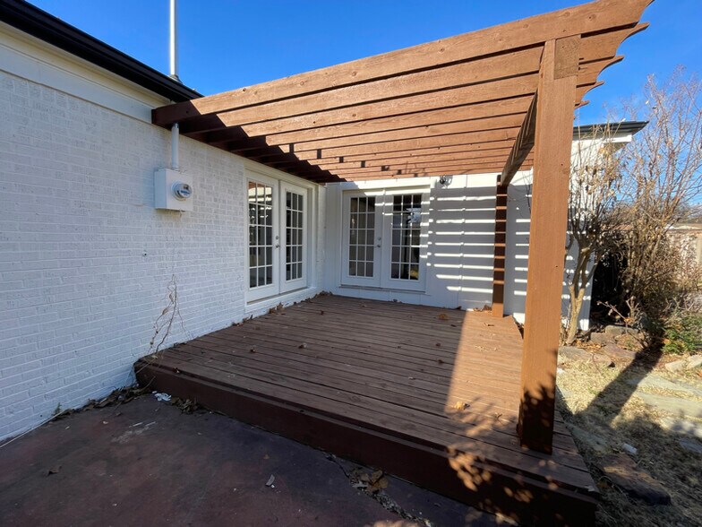 Building Photo - 2639 S Pittsburg Ave