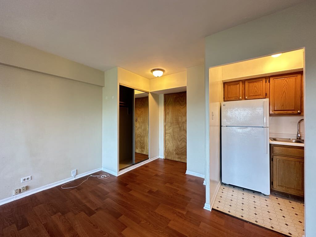 Building Photo - 4180 N Marine Dr