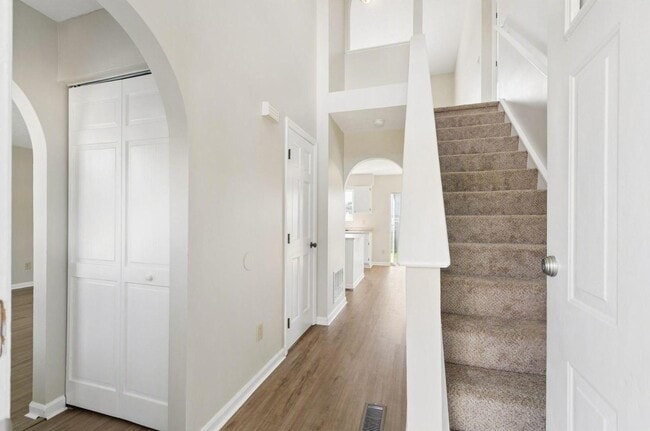 Building Photo - 4611 Thornoak Dr