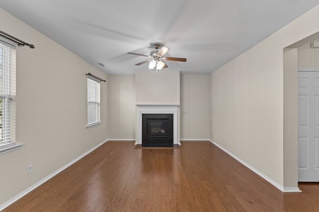 Building Photo - 5023 Lake Grove Blvd