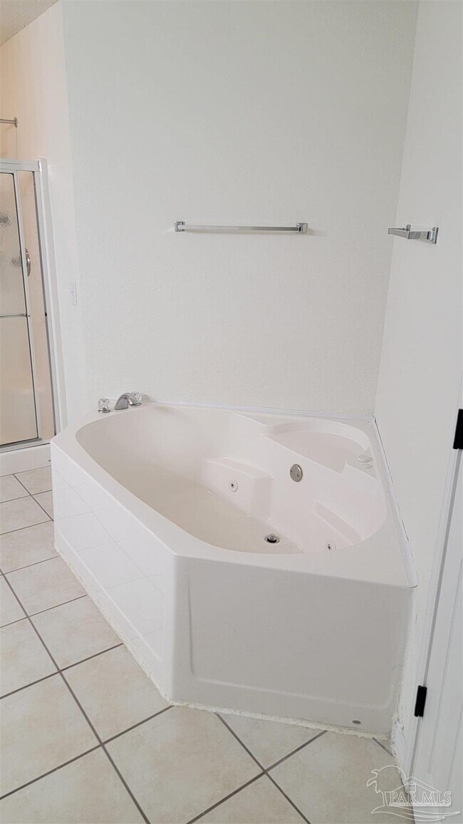 Building Photo - 7061 Season Dr