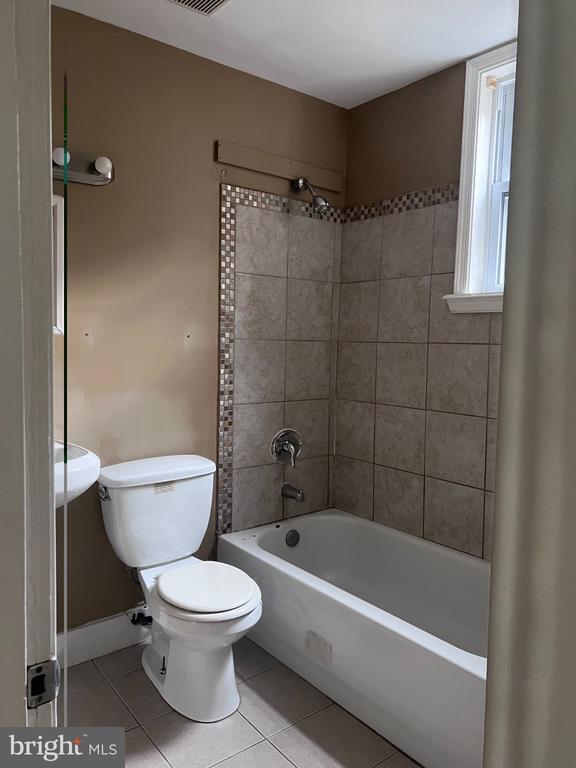 Building Photo - 430 Whitridge Ave