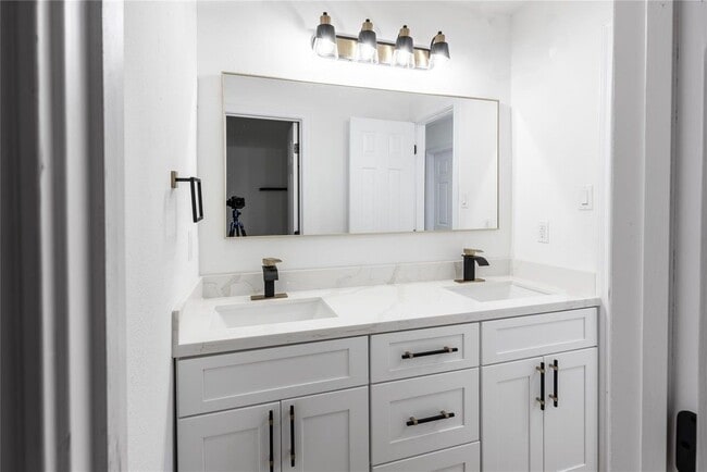 Building Photo - 1011 Crossfield Dr