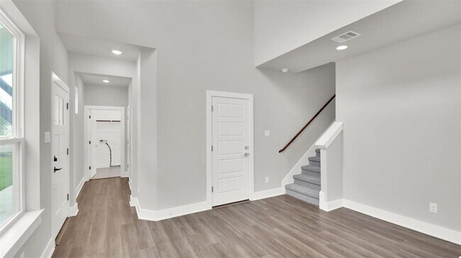Building Photo - 208 Mirabeau Way