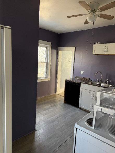 Building Photo - 4476 Evans St