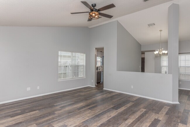Building Photo - 617 Hanley Downs Dr