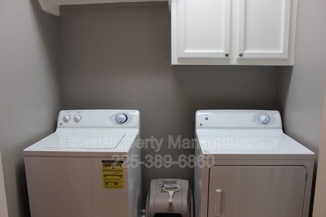 Building Photo - 3938 Garden View Dr