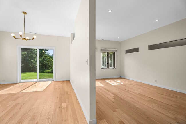Building Photo - 23 Vine Hill Rd
